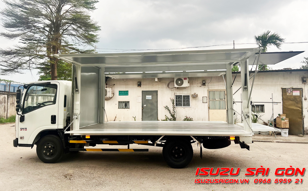 Xe Tải Isuzu 1T9 Thùng Kín Cánh Dơi 7